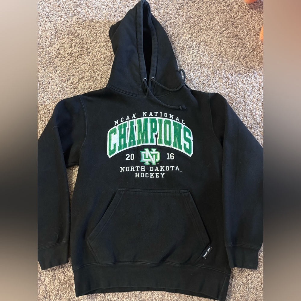 UND Men’s Hockey Sweater